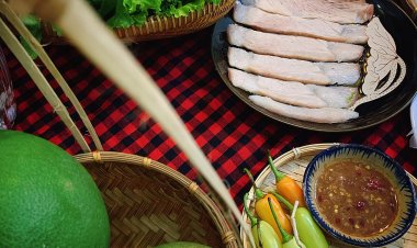 BÁNH TRÁNG CUỐN ĐÀ NẴNG – BÍ MẬT ẨN SAU LÁT THỊT HEO HAI ĐẦU DA ĐÀ THÀNH