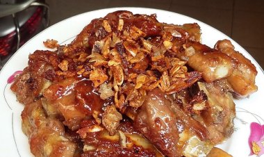 CÁCH LÀM SƯỜN XÀO CHUA NGỌT ĐƯA CƠM